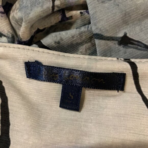 London. Size Small. Stretch Border Print Pullover Watercolor Print Top. B76 - Picture 6 of 6